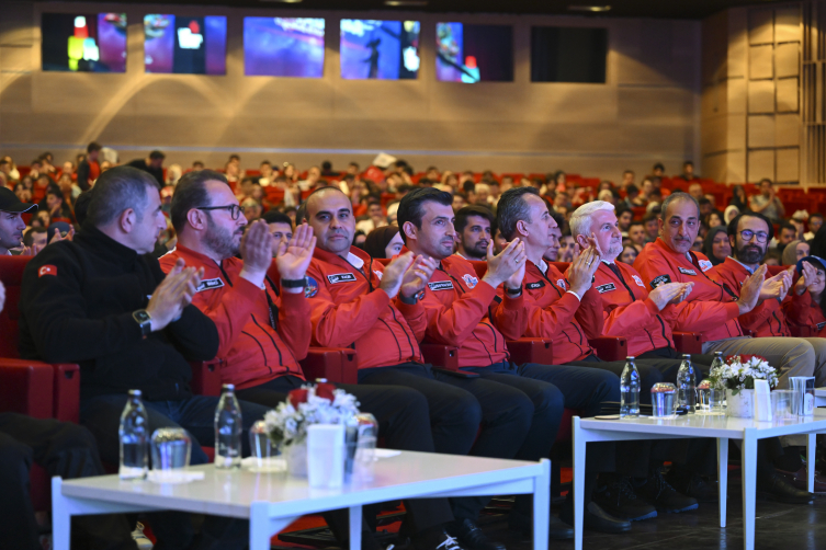 TEKNOFEST paydaşları gençlerle buluştu